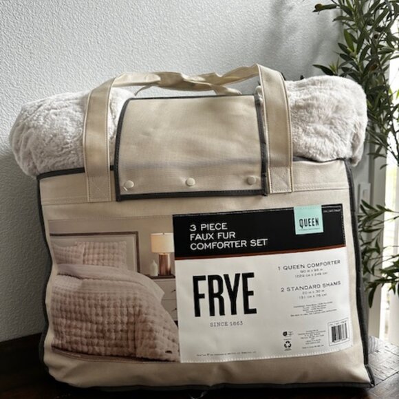 Frye 3 pc QUEEN Faux fur bedding set - Cream Color NEW - Picture 1 of 3